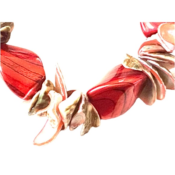 Unique Shell & Ceramic Style Beaded Stretch Bracelet - Picture 3 of 4